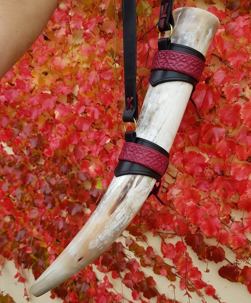 Norse Signal Horn with Deluxe Leather Holder