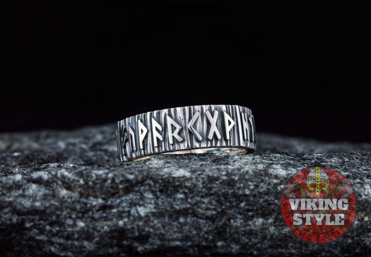 Runic Ring - 925 Silver