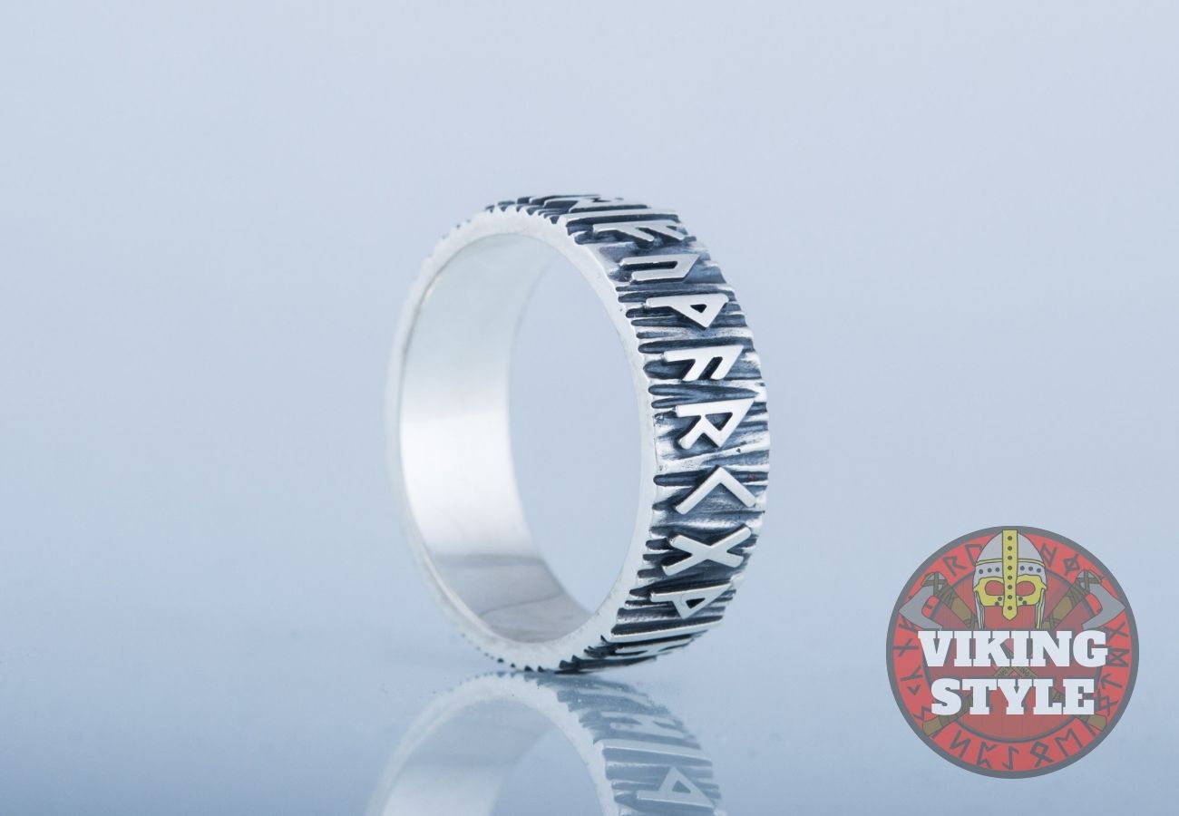 Runic Ring - 925 Silver