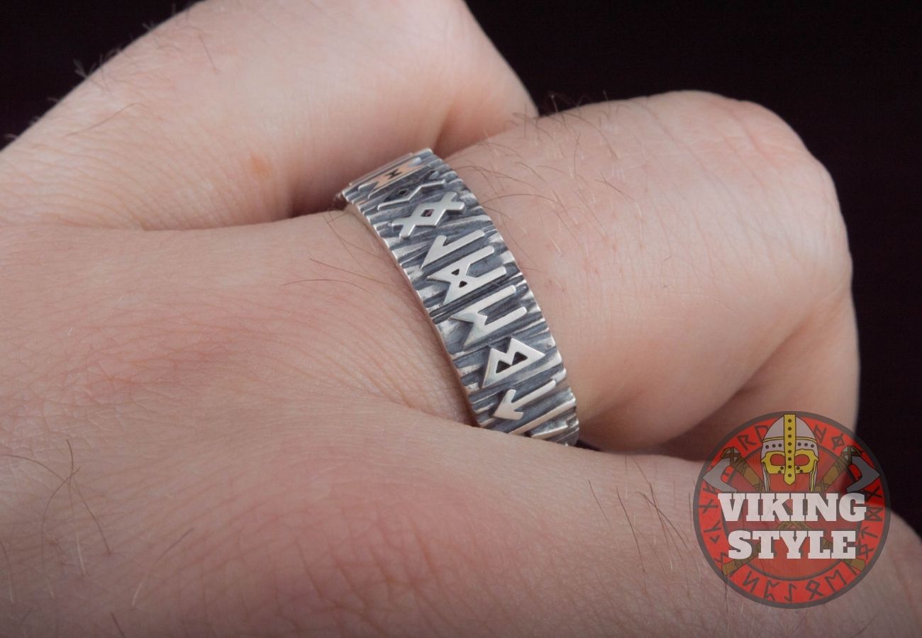 Runic Ring - 925 Silver