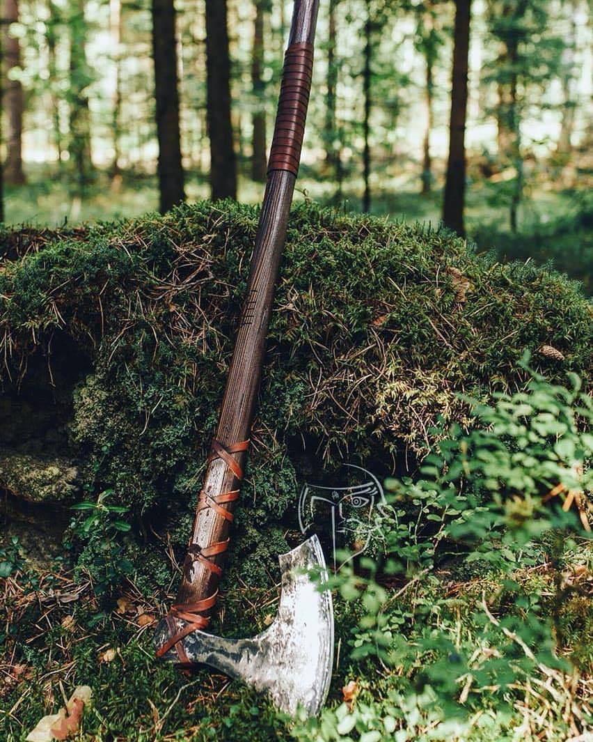 Two Handed Berserker Axe